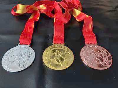 HUY CHƯƠNG CR7 DÂY ĐỎ - ĐỒNG