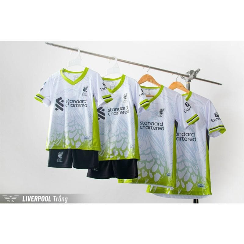 Quần áo clb trẻ e Liver 24/25 (size1-9) - TRẮNG